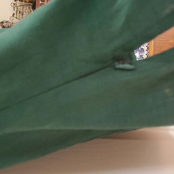 Blouse with knot closures. - Picture 9 of 11